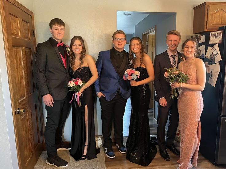 prom 🩷